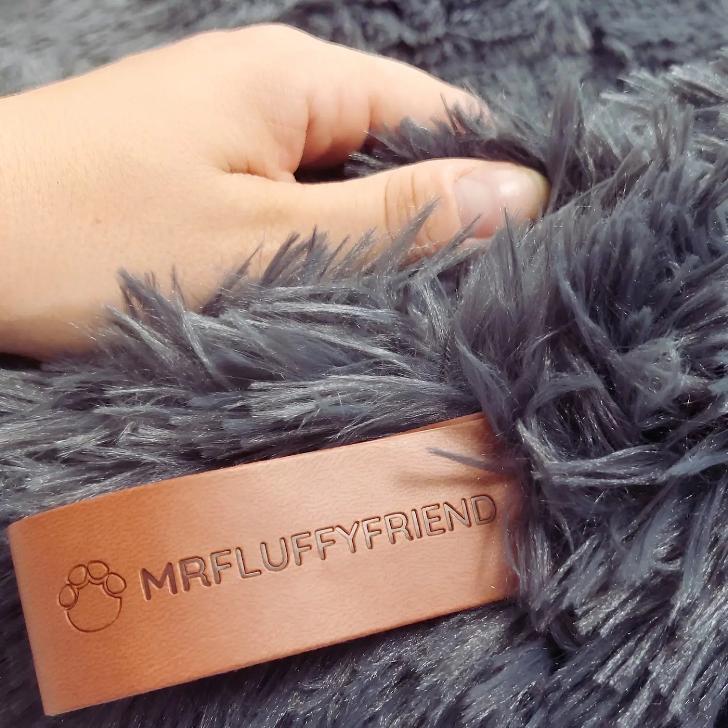 MrFluffyFriend™ – Verdens #1 Beroligende Donut Hundeseng
